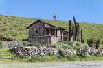Steinhaus und Kaktus, Tafi del Valle, Ruta 307, Argentinien.