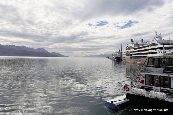 Ushuaia, Bucht und Hafen - Argentinien
