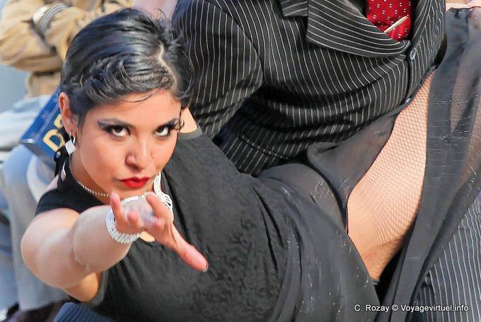 Auge in Auge, Tango auf der Straße, Ushuaia - Argentinien
