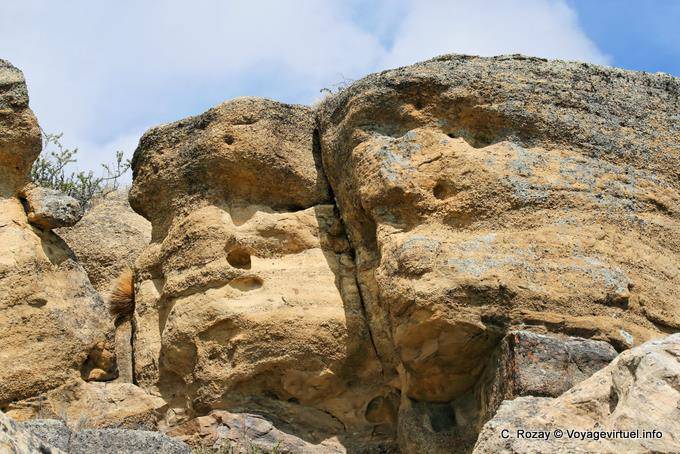 Gesichter in der Klippe, archäologische Stätte Tehuelche, Walichu - Argentinien