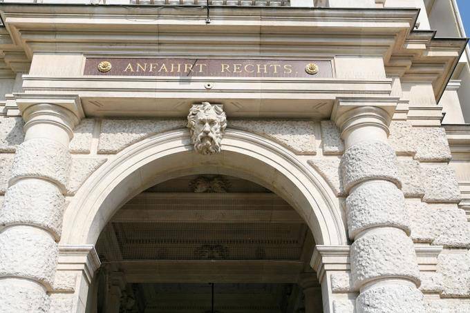 Burgtheater, Anfarht Rechts - Wien - Österreich