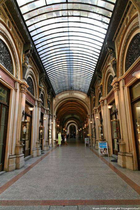 Freyung Ferstel, über den Baldachin - Wien - Österreich