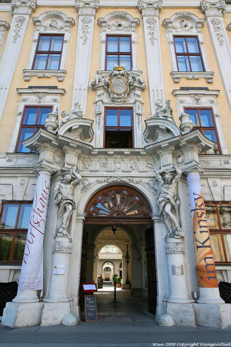 Freyung, Palast Kinski Eingangsfassade - Wien - Österreich