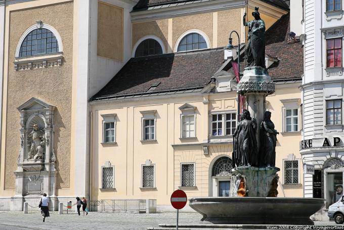 Freyung Platz, Schottenkloster Und Brunnen - Wien - Österreich