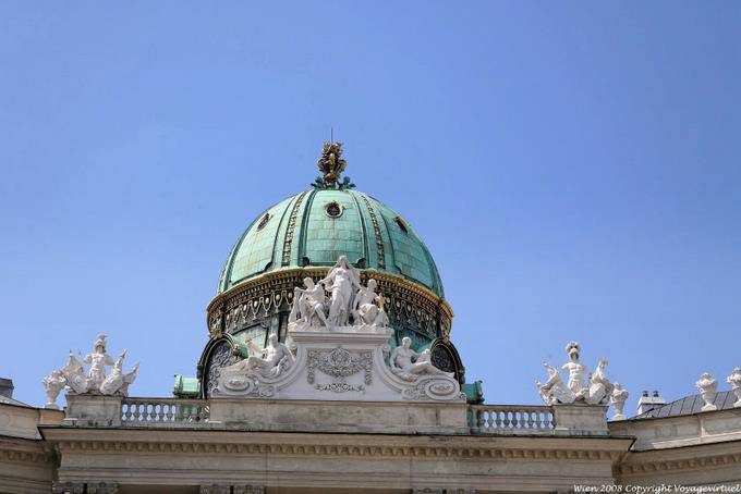 Hofburg, die Kuppel Michael Flügel von Michaeler Platz - Wien - Österreich