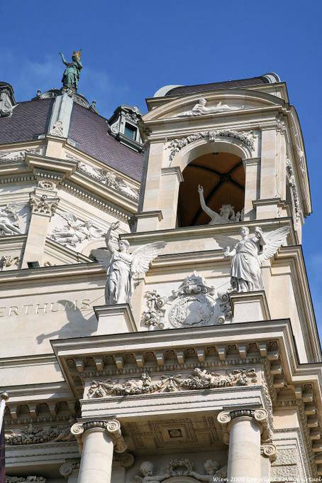 Kunsthistoriches Museum, Dekor vorne rechts - Wien - Österreich