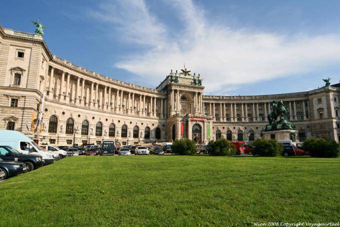 Neueburg Helden Platz Panorama - Wien - Österreich