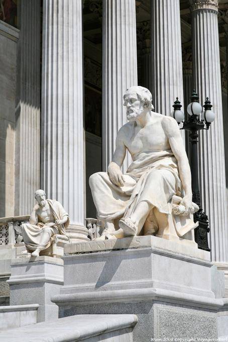 Österreichischen Parlaments, Statuen antiker Historiker - Wien - Österreich