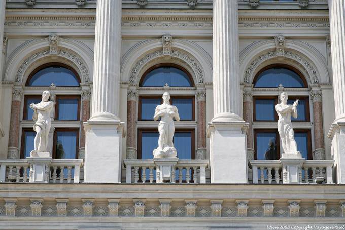 Schmerling Platz Justizpalast hautnah - Wien - Österreich