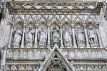 Votivkirche, Tor, in der Nähe Statuen, Wien - Österreich.