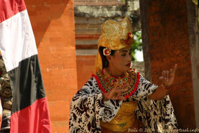 Kriss Tanz, Premier Patih - Bali