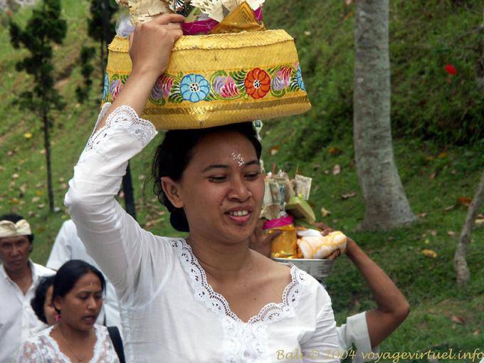 Parade von Angeboten, Pura Besakih - Bali