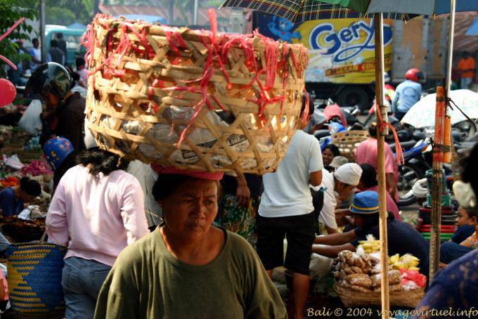 Geflochtenen Korb in Gianyar Markt - Bali