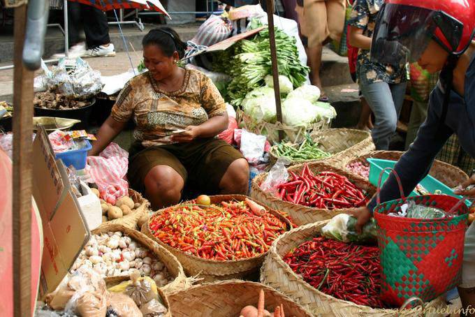 Gianyar, Verkauf von Paprika - Bali