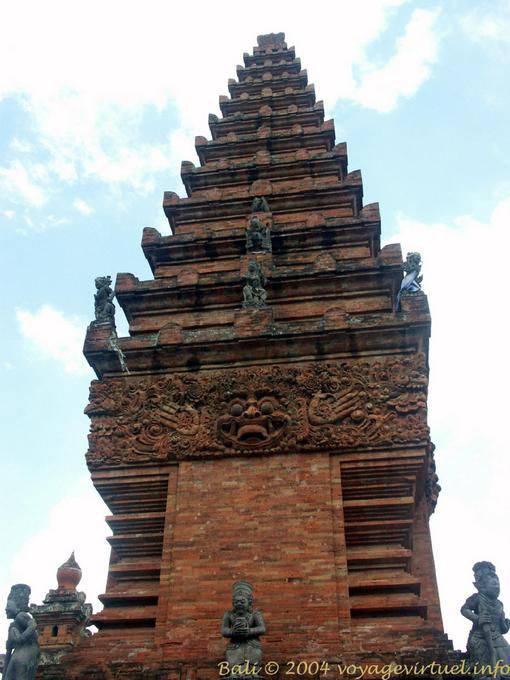 Tour Meru à 11 étages, Pura Sada, Kapal Bali A