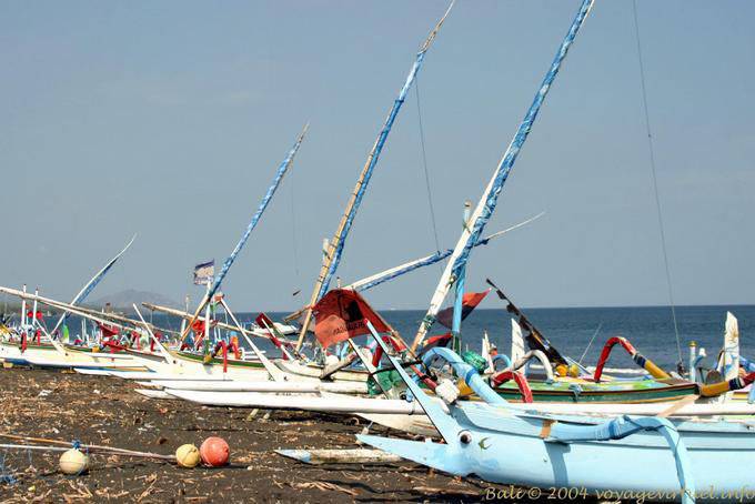 Flotte von Kanus Kusamba - Bali