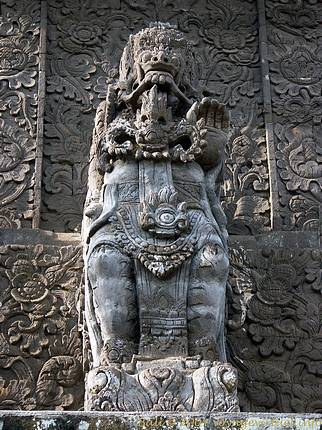 Steinmetz Maduwe Karang - Bali