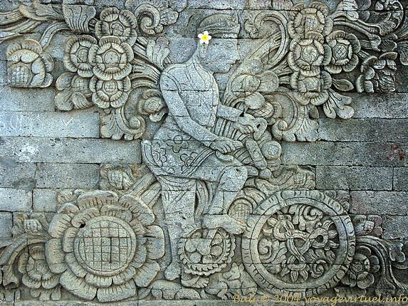Kubutambahan Radfahrer in Relief Maduwe Karang - Bali