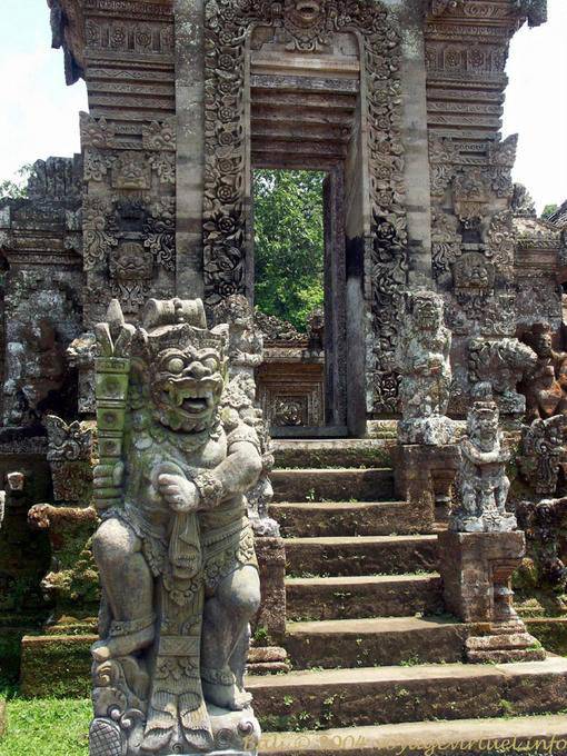 Eingang des Tempels, Penglipuran - Bali