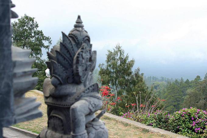 Vue depuis l'une des terrasses du Pura Tegeh Koripan, Gunung Penulisan Bügel Bali  