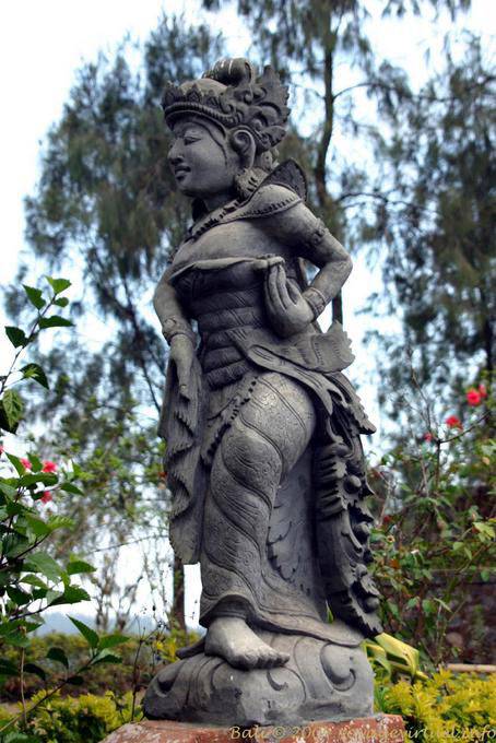 Statue de déesse, Puncak Penulisan Bügel Bali  