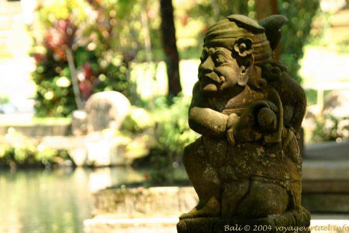 Lustige Statue Pura Gunung Kawi- - Bali