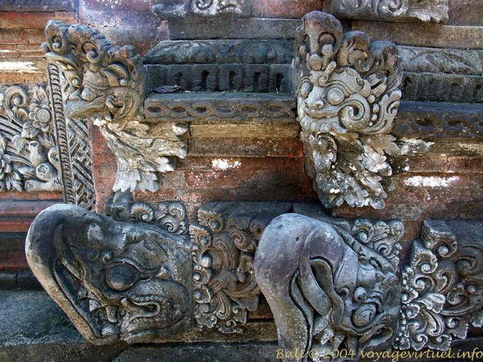 Geschnitzte Detail Tempel Tirta Empul Eingang - Bali