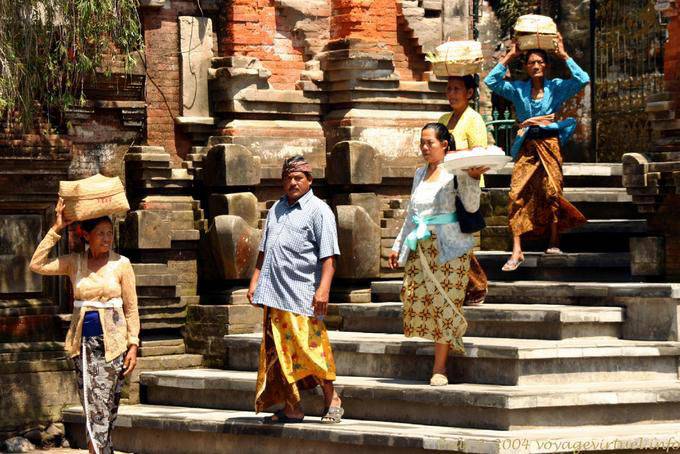 Pilger zum heiligen Quelle, Tirta Empul - Bali