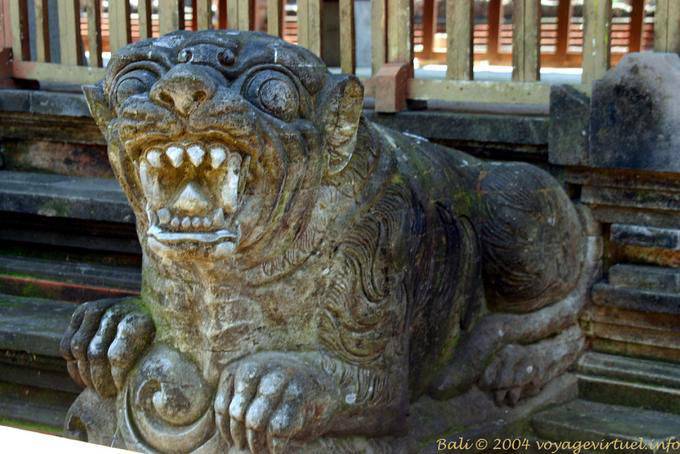 Skulptur von Tiergottheit, Tirta Empul - Bali