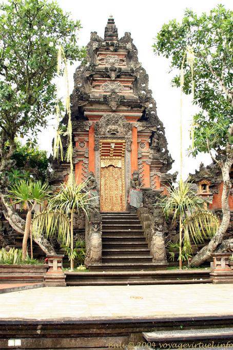 Tür links Puri Saren Agung, Ubud - Bali