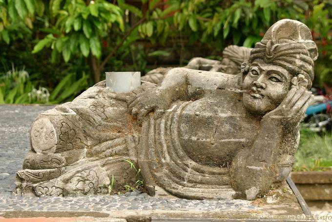 Liegende Statue, Ubud - Bali