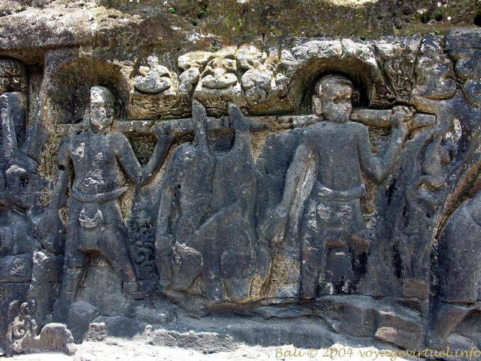 Geschnitzte Klippe Yeh Puluh - Bali