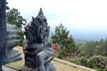 Blick von den Terrassen der Tegeh Koripan Pura Gunung Penulisan Temple, Bali.