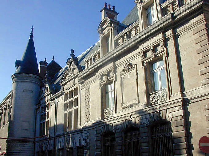 Besançon, runden Turm Gerichtsgebäude - Frankreich