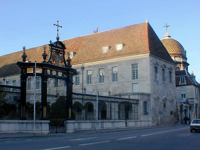 Besançon, Gitter des Hôpital Saint Jacques - Frankreich