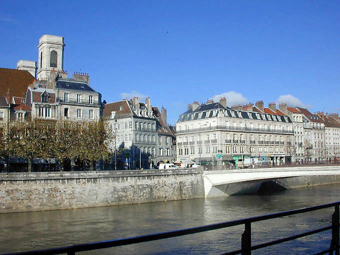 Besançon, mit Blick auf das Viertel Madeleine und Battant - Frankreich