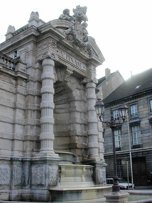 Besançon, Bildhauer Fontaine Pasche, Place Jean Cornet - Frankreich
