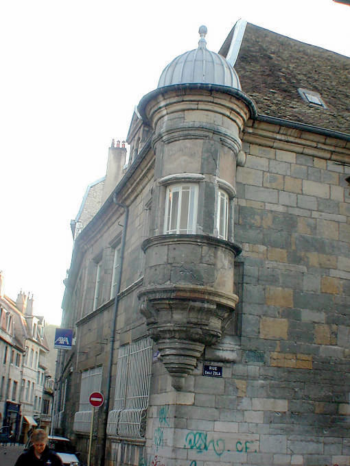 Besançon, der Turm an der Ecke der Straßen Pasteur und Zola - Frankreich