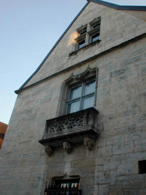 Besançon, Detail der Fassade im Viertel Madeleine - Frankreich