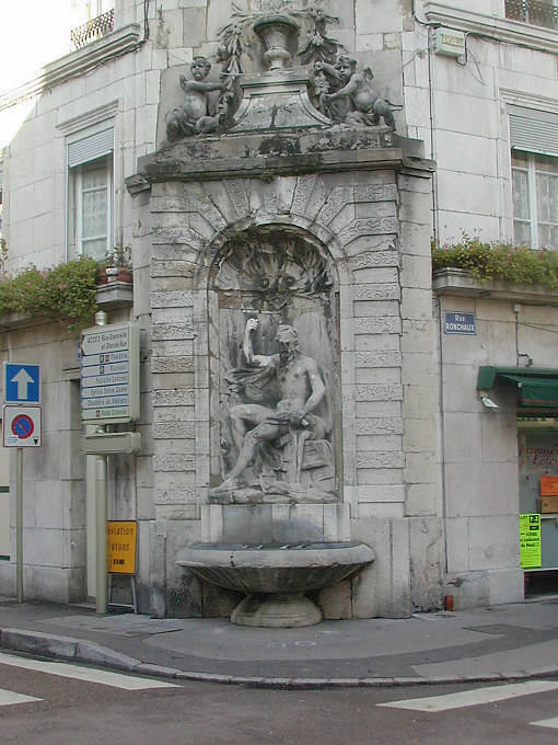 Besançon, Brunnen an der Ecke Mégevand St und Ronchaux - Frankreich