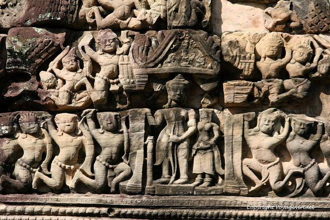 Sturz der Mitteltür des gopura, 3. Umfassungsmauer, Banteay Kdei, Angkor, Kambodscha