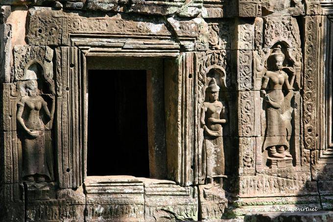 Himmlischen Nymphen um ein Fenster, Banteay Kdei, Angkor, Kambodscha