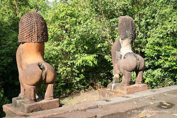 Lions gemeißelt Rückansicht, Banteay Samre, Angkor, Kambodscha