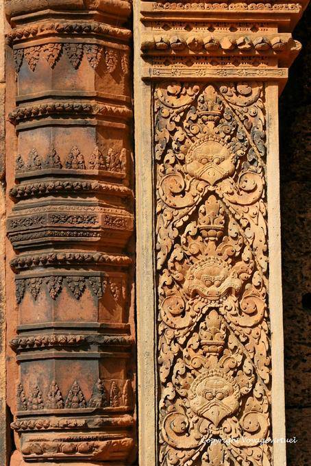 Kunstvolle Spalte Banteay Srei, Angkor, Kambodscha