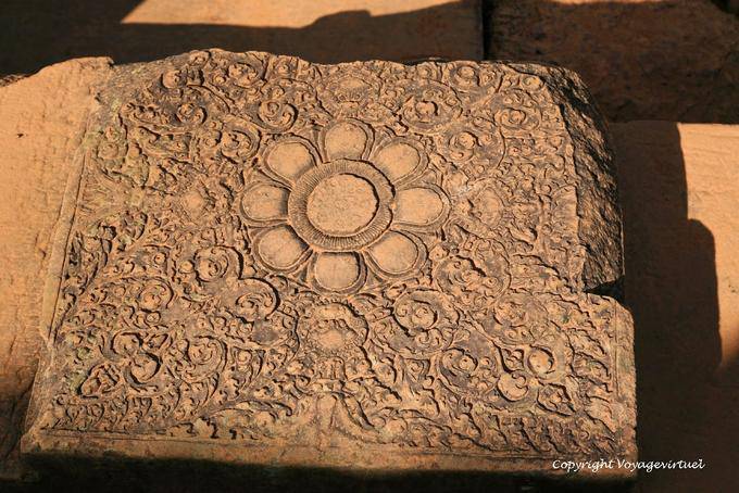 Stilisierte Blumendekoration, Banteay Srei, Angkor, Kambodscha