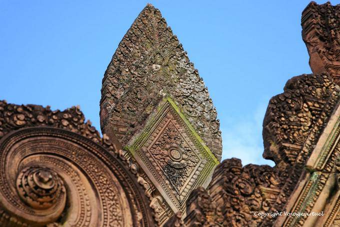Palm fein gemeißelten Sandstein, close-up, Banteay Srei, Angkor, Kambodscha