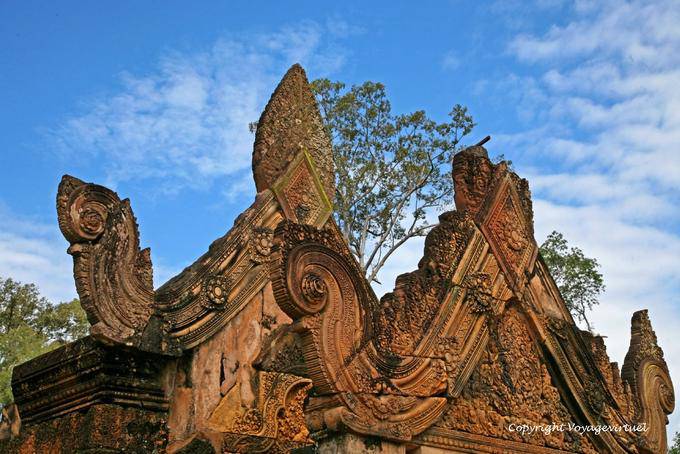 Tympanon gopura Tribhuvanamahesvara, Banteay Srei, Angkor, Kambodscha
