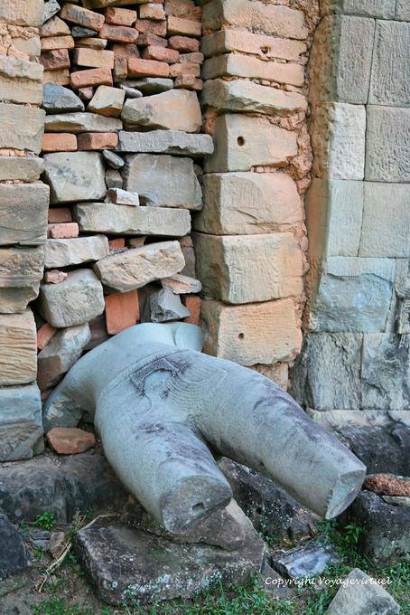 Statue vertieft in die Wand, Phnom Bakheng, Angkor, Kambodscha