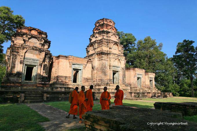 Novizen zu Prasat Kravan, Angkor, Kambodscha