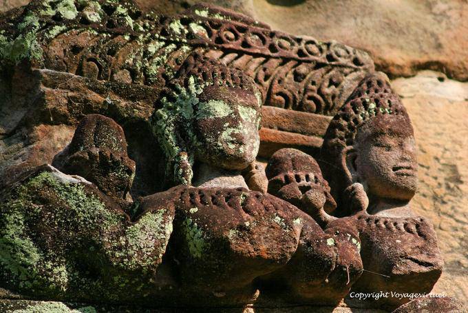 Konzentrieren Sie sich auf kleinen weiblichen Büsten, Thommanon, Angkor, Kambodscha